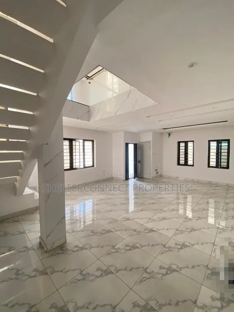 4bdrm Duplex in Ologolo for sale in Ologolo