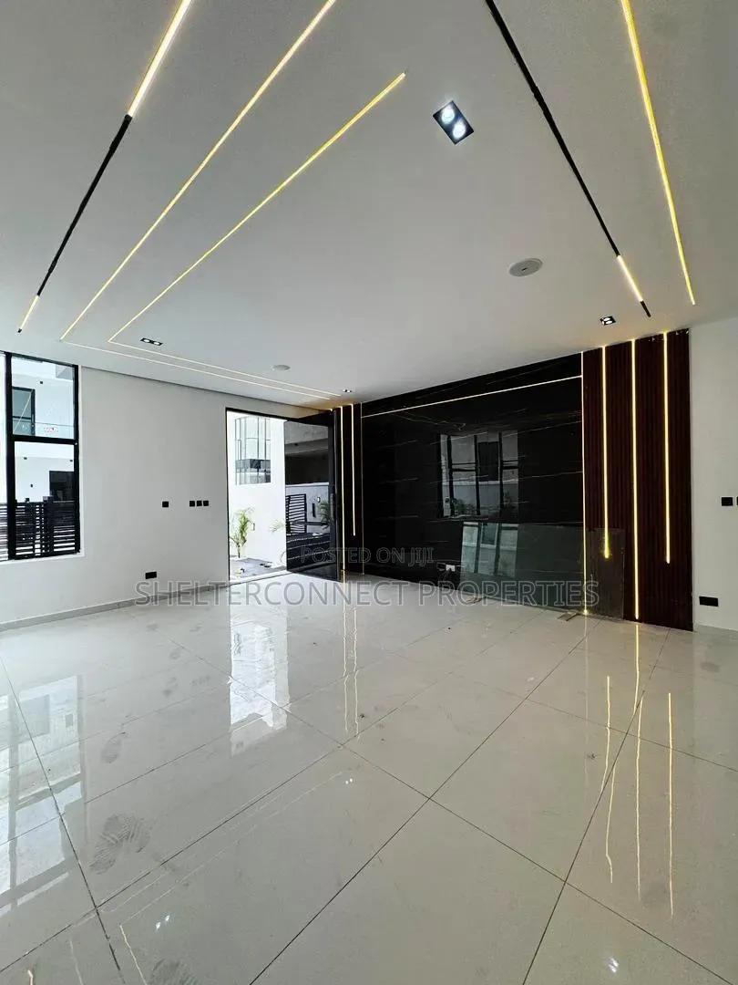 4bdrm Duplex in Lekki Expressway for sale in Lekki Expressway