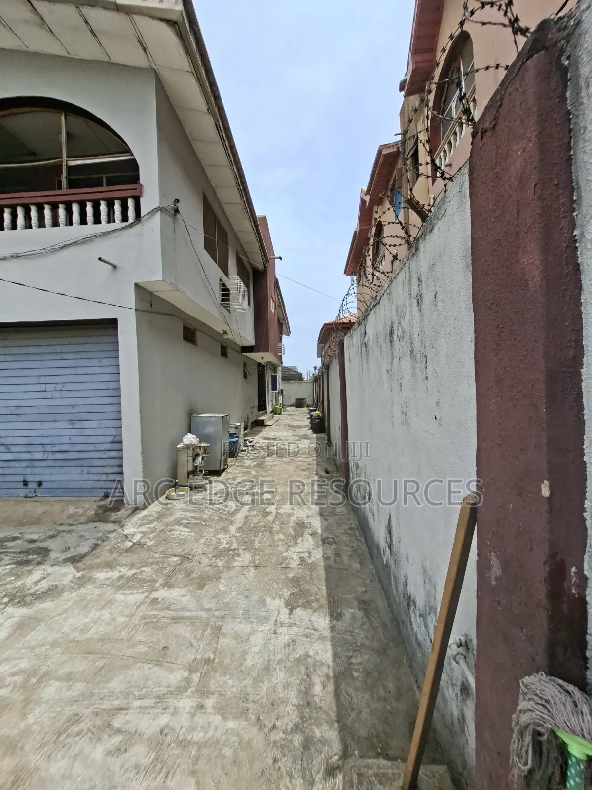 3bdrm Block of Flats in Ago Palace for sale in Ago Palace