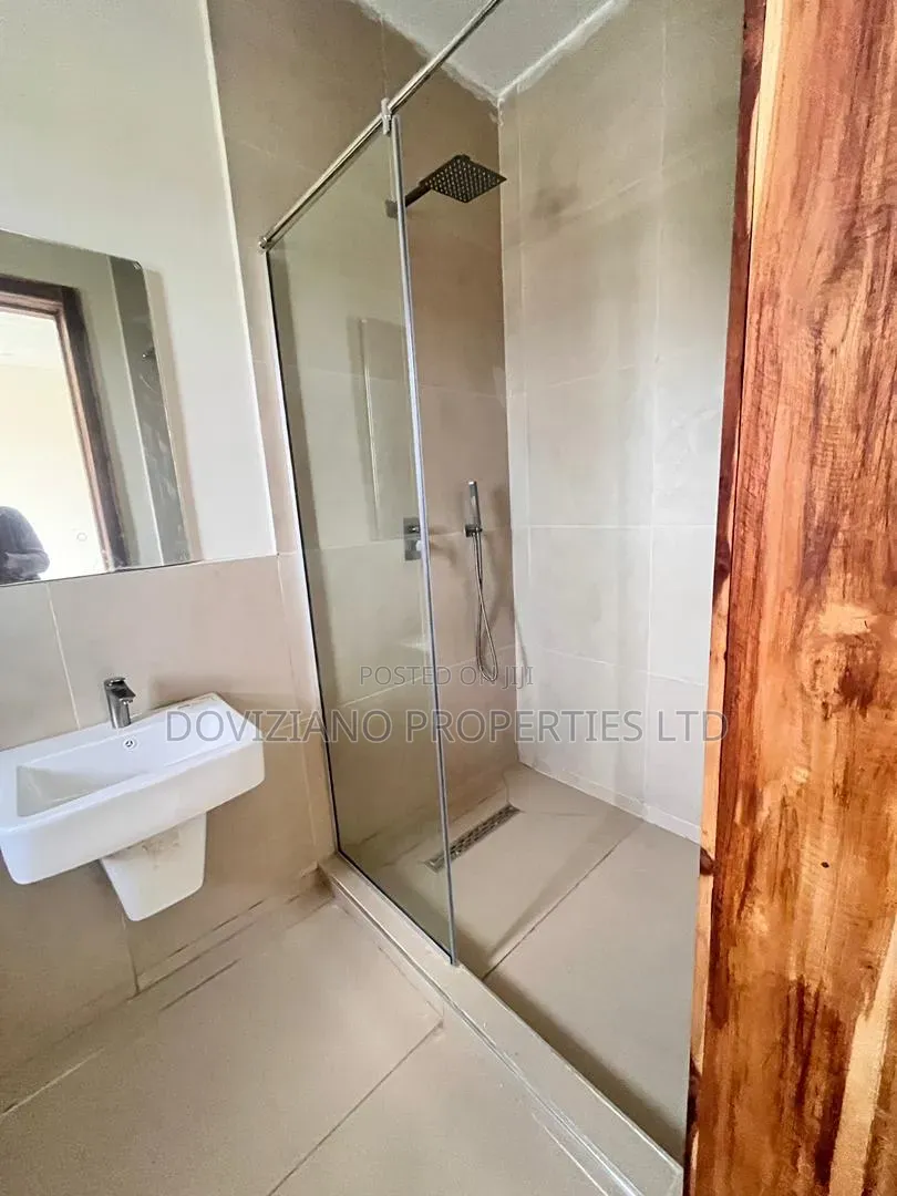 3bdrm Apartment in Ademola Adetokunbo for rent in Ademola Adetokunbo