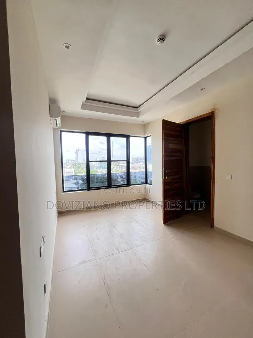 3bdrm Apartment in Ademola Adetokunbo for rent in Ademola Adetokunbo