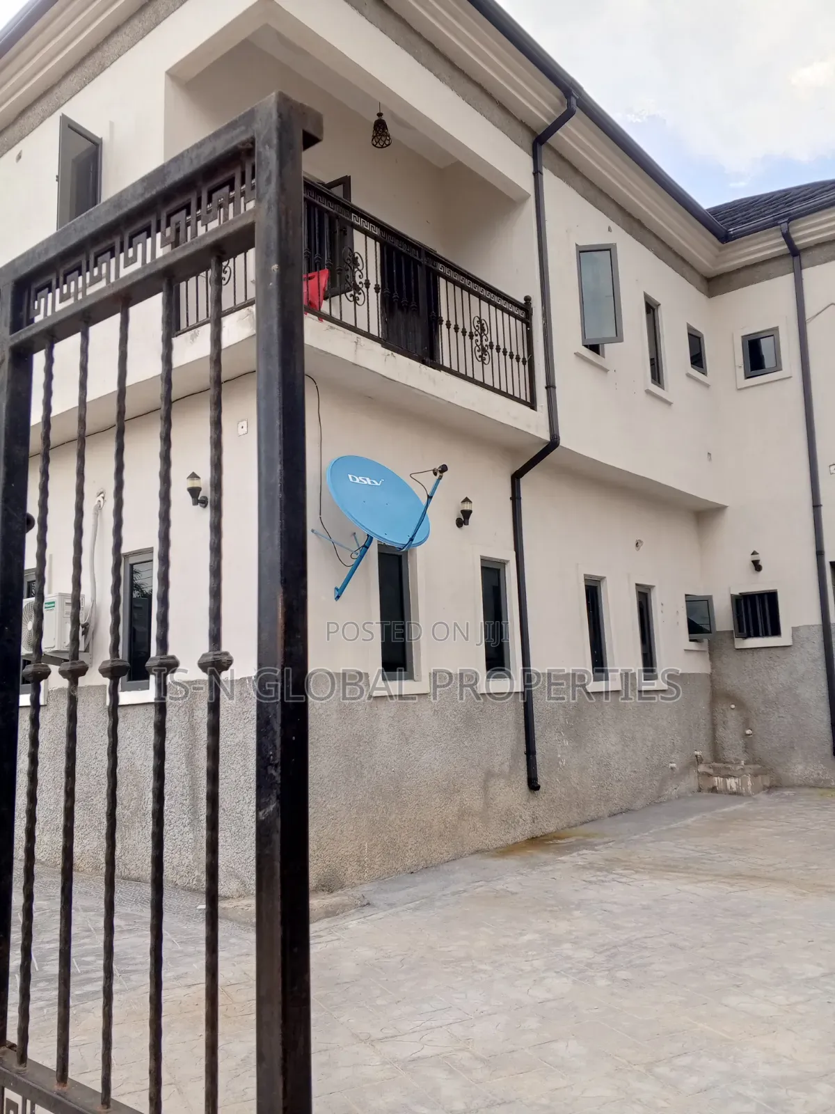 3bdrm Block of Flats in Army Estate, Warri for rent in Warri