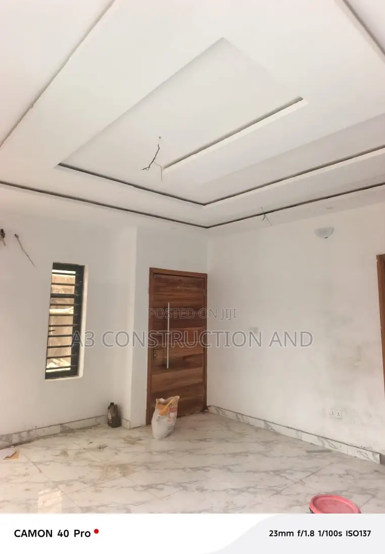 4bdrm Duplex in Okebadan Estate for rent in Akobo
