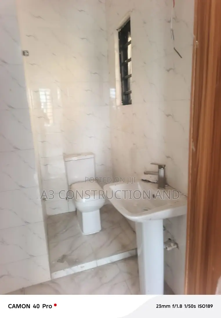 4bdrm Duplex in Okebadan Estate for rent in Akobo