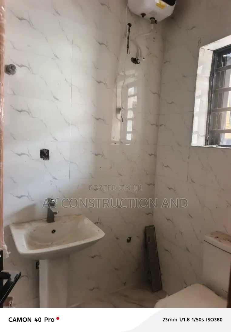 4bdrm Duplex in Okebadan Estate for rent in Akobo
