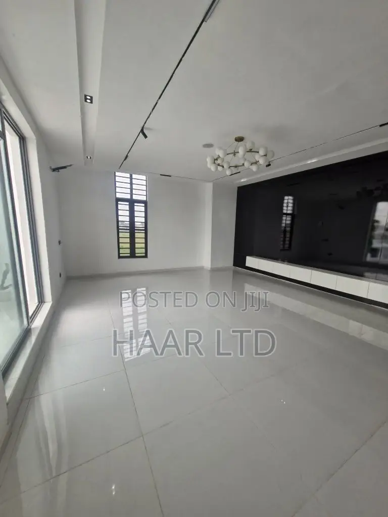 6bdrm Duplex in Chevron for sale in Chevron