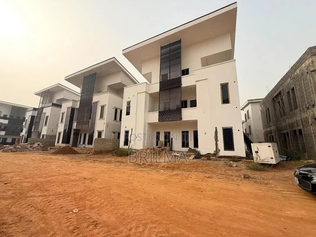 5bdrm Maisonette in Wuye for sale in Wuye