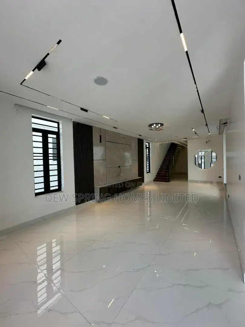 Furnished 5bdrm Mansion in Off Freedom Way for sale in Lekki Phase 1
