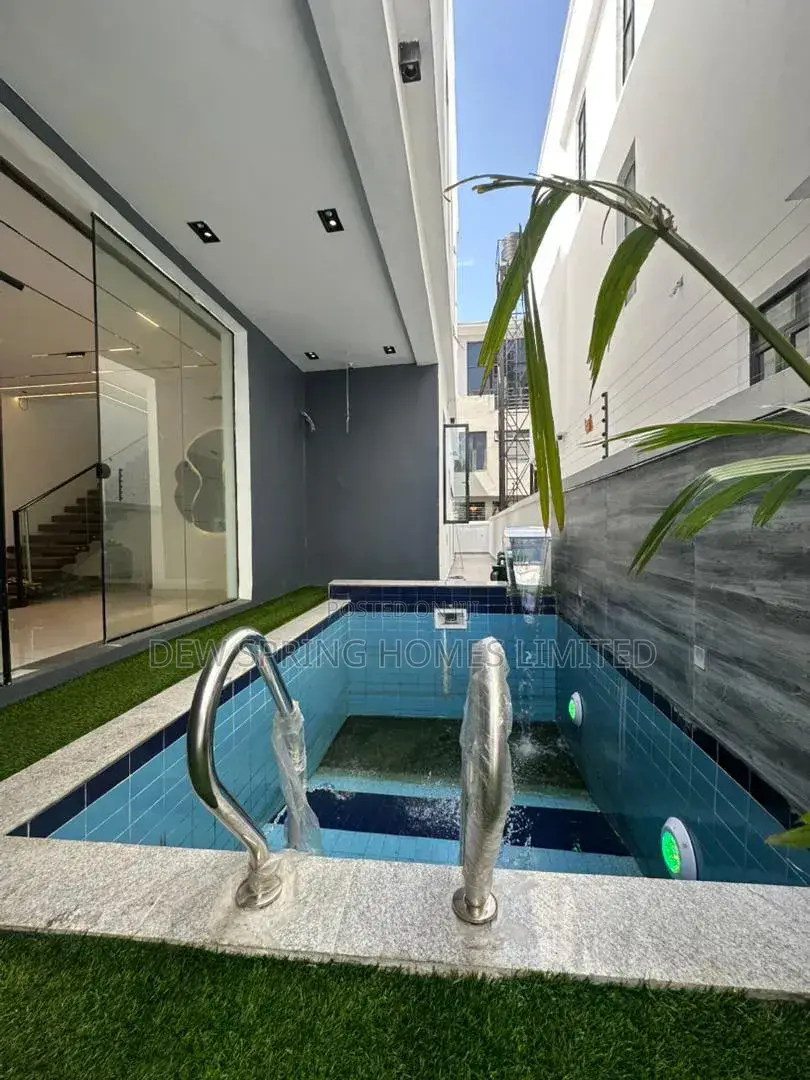 Furnished 5bdrm Mansion in Off Freedom Way for sale in Lekki Phase 1