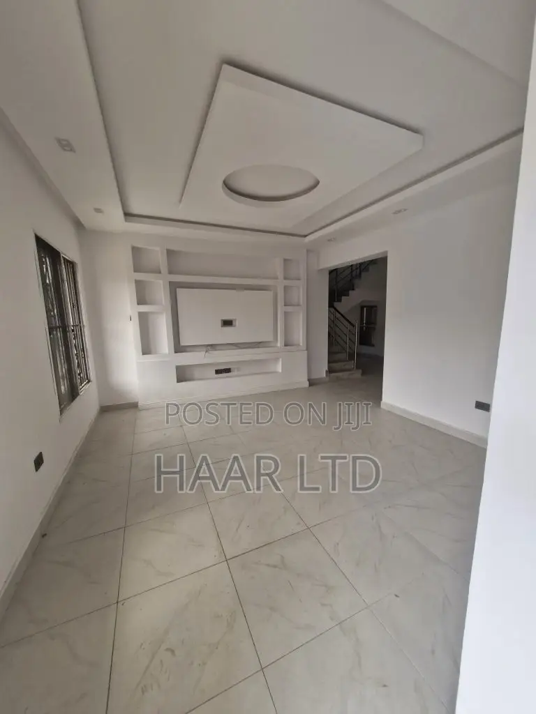 5bdrm Duplex in Ahmadu Bello Way for sale in Ahmadu Bello Way
