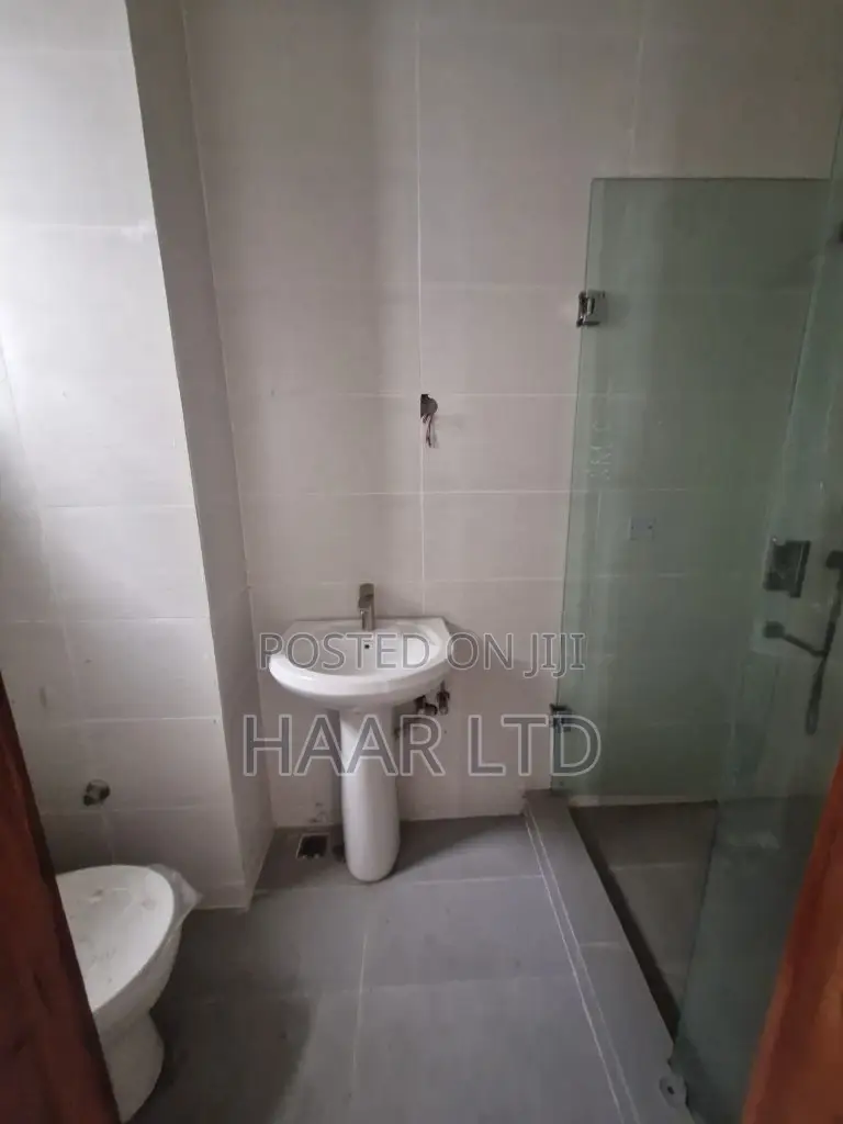 5bdrm Duplex in Ahmadu Bello Way for sale in Ahmadu Bello Way