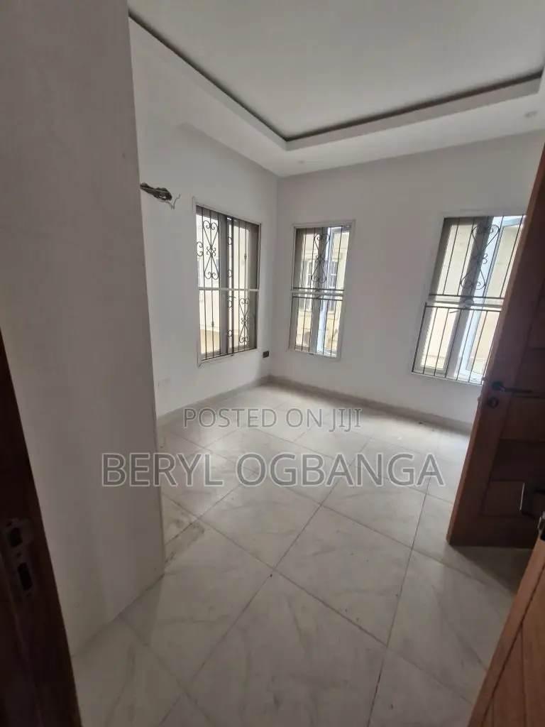 5bdrm Duplex in Ahmadu Bello Way for sale in Ahmadu Bello Way