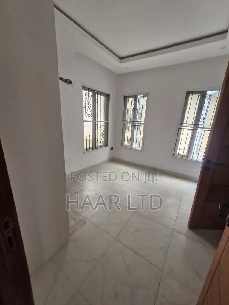 5bdrm Duplex in Ahmadu Bello Way for sale in Ahmadu Bello Way