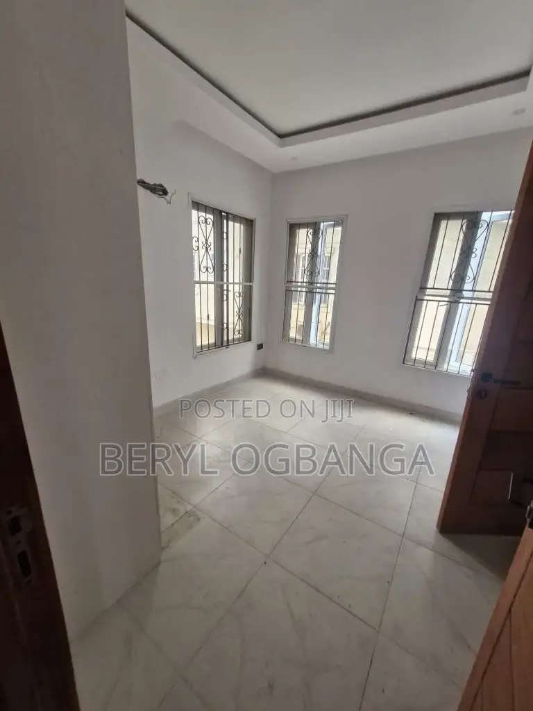 5bdrm Duplex in Ahmadu Bello Way for sale in Ahmadu Bello Way