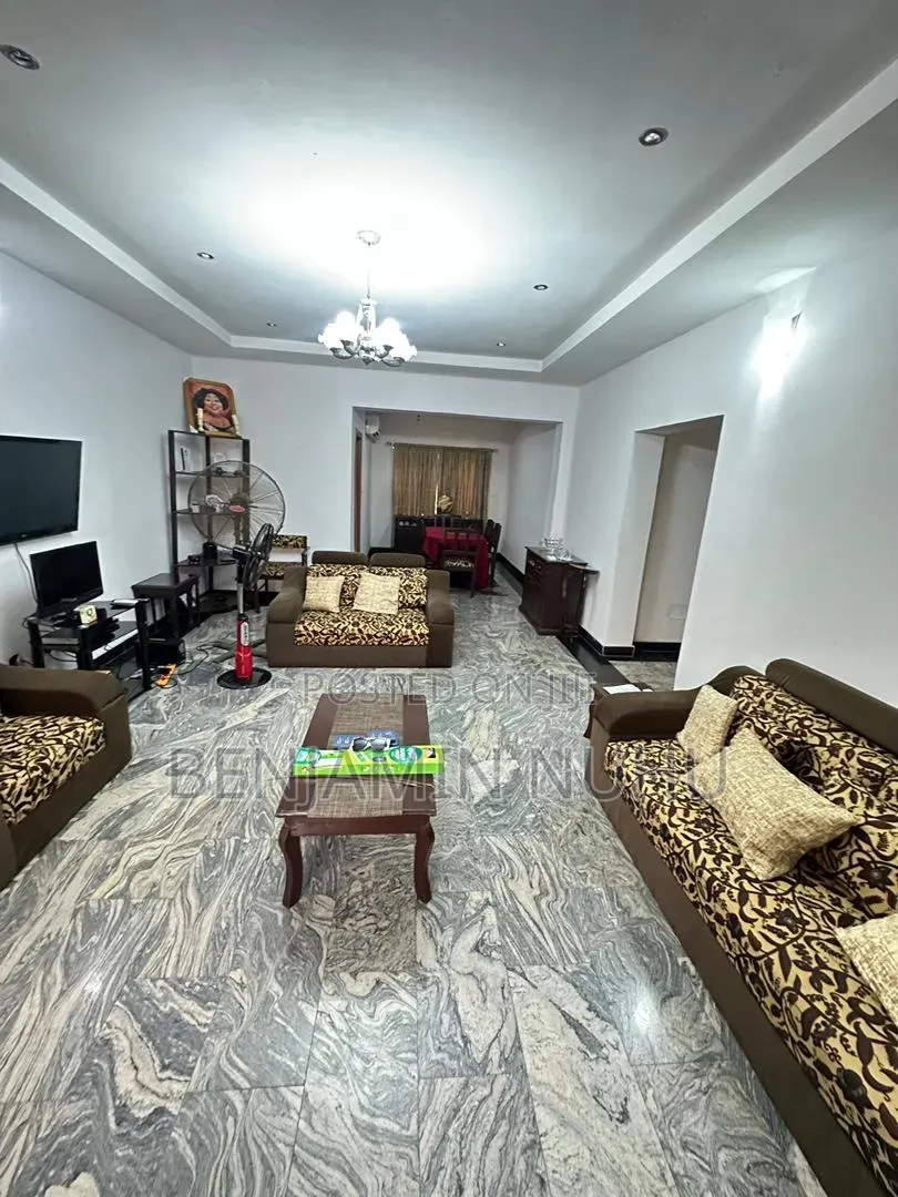 3bdrm Apartment in Lekki Right for rent in Lekki Phase 1