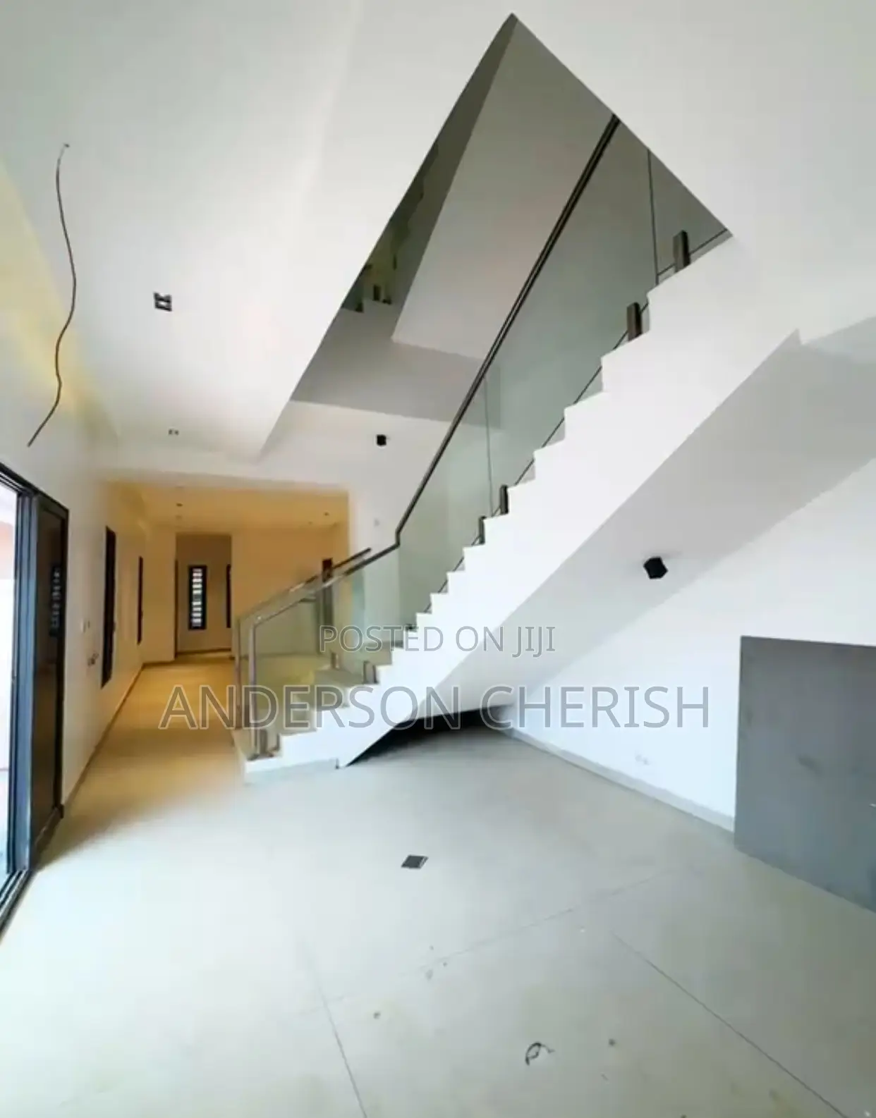 5bdrm Duplex in Mjguzape for sale in Guzape District