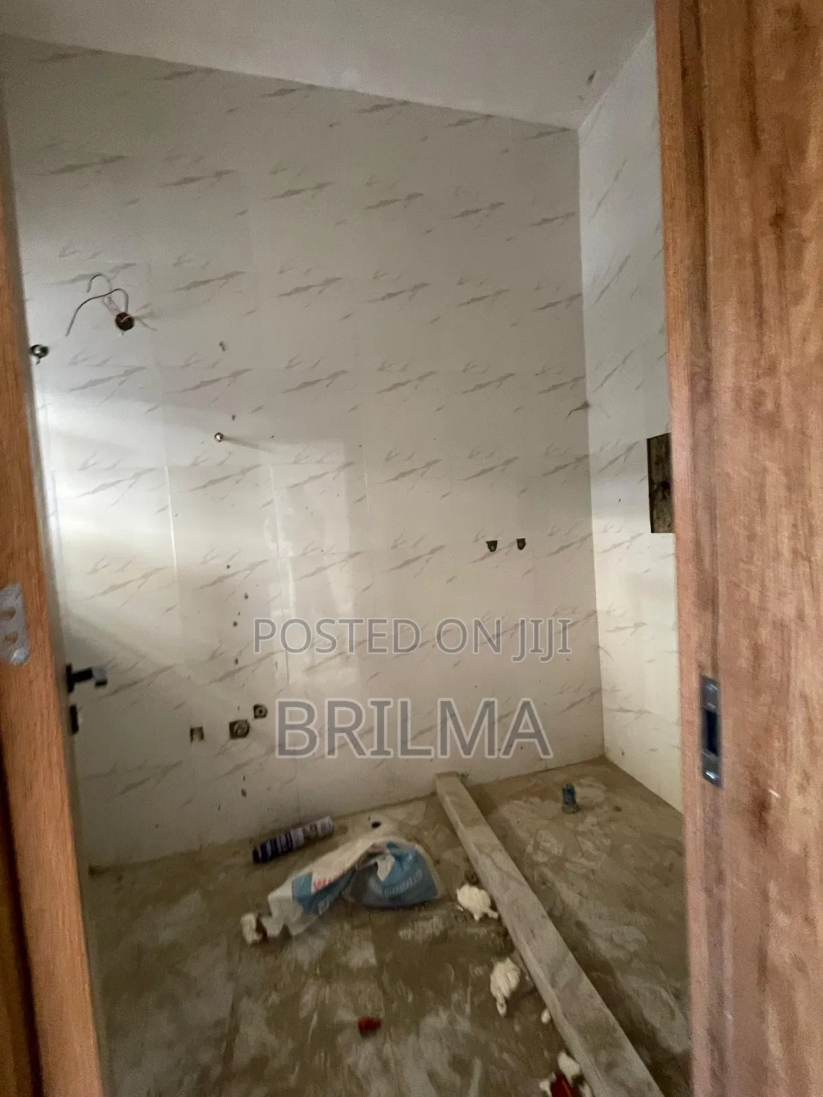 3bdrm Block of Flats in Jahi for sale in Jahi