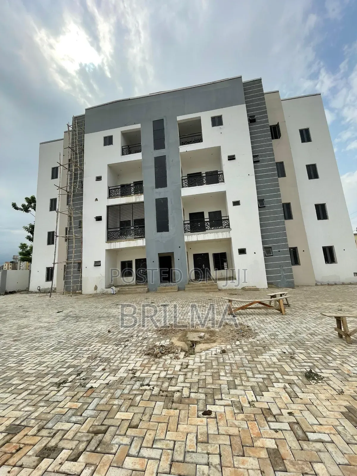 3bdrm Block of Flats in Jahi for sale in Jahi