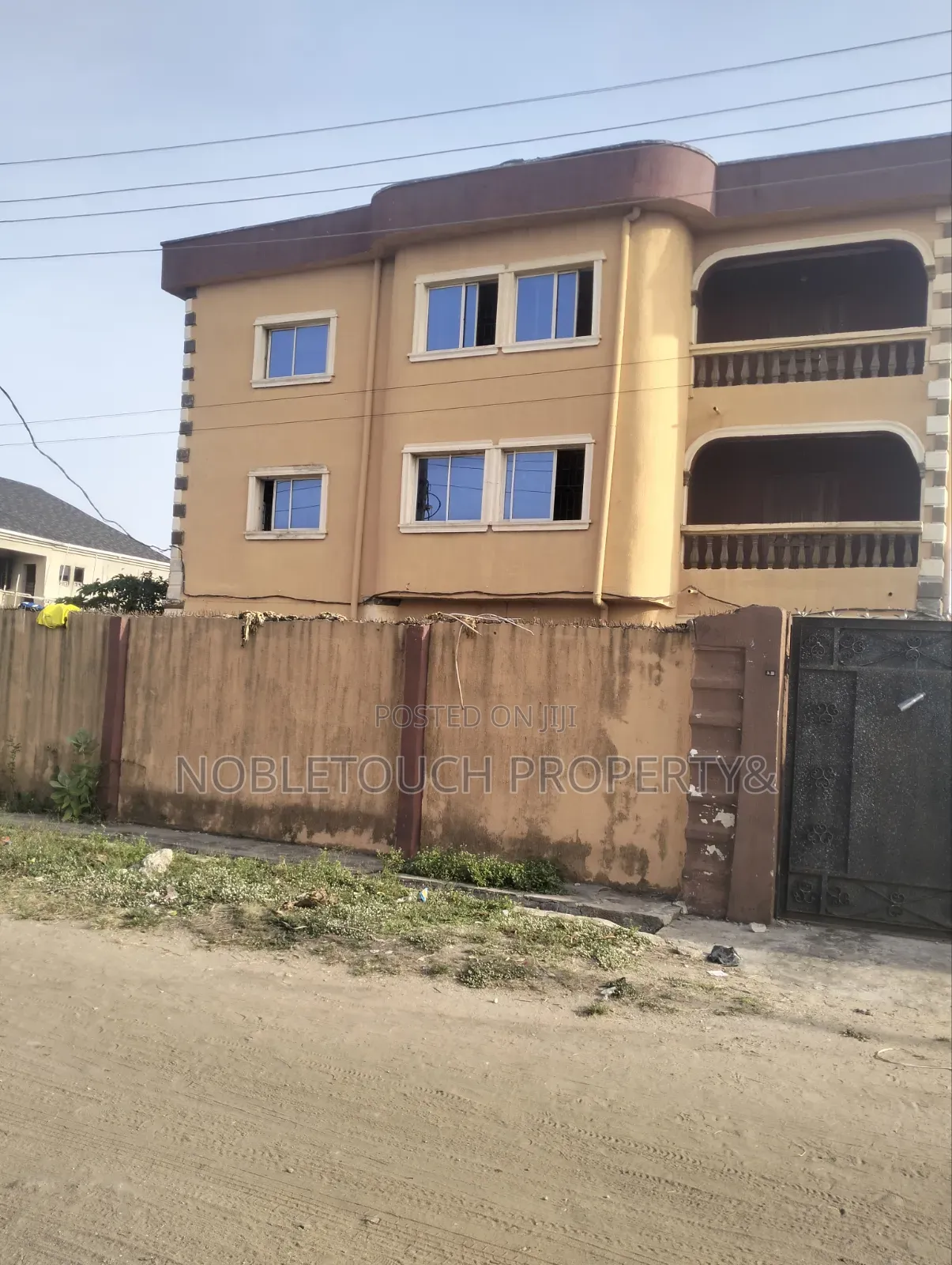 3bdrm Block of Flats in Ijegun Ikotun Lagos for sale in Ijegun