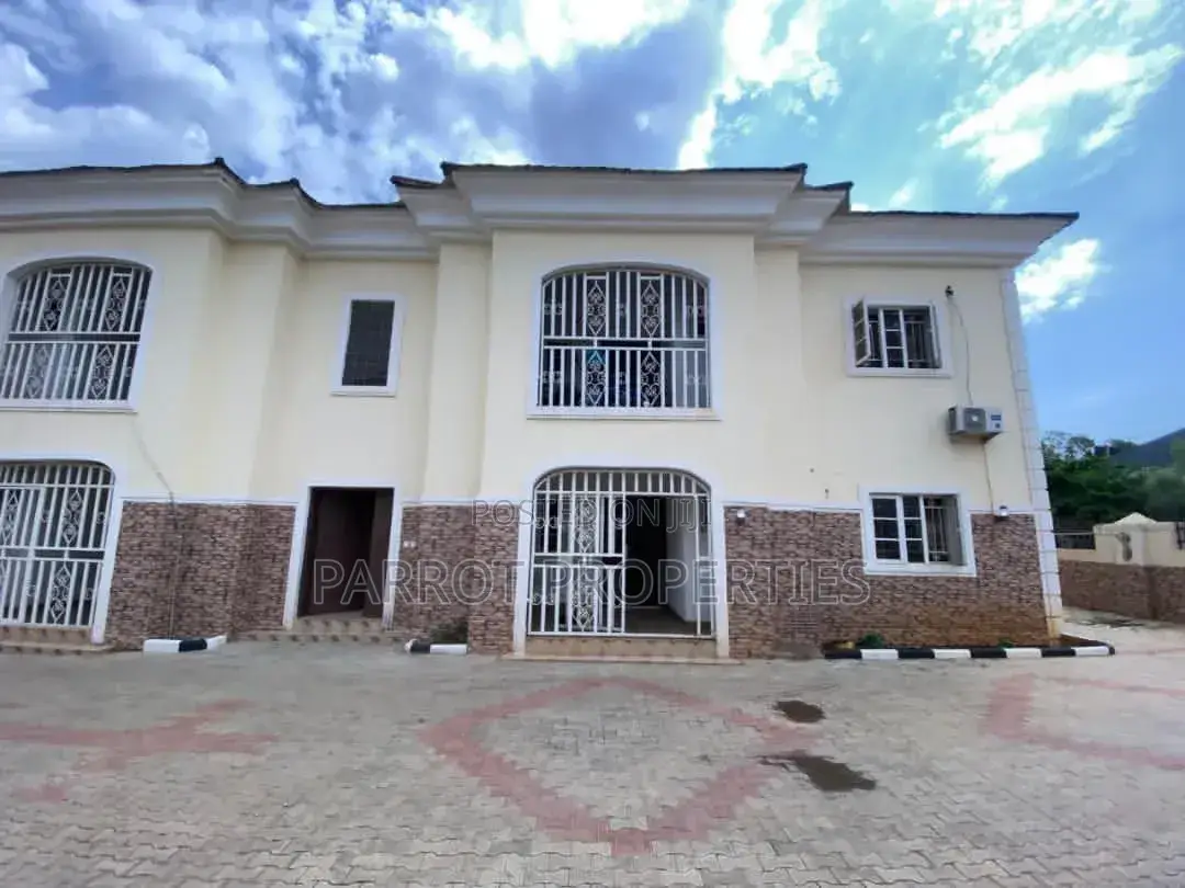 Furnished 2bdrm Block of Flats in Estate, Life Camp for rent in Life Camp