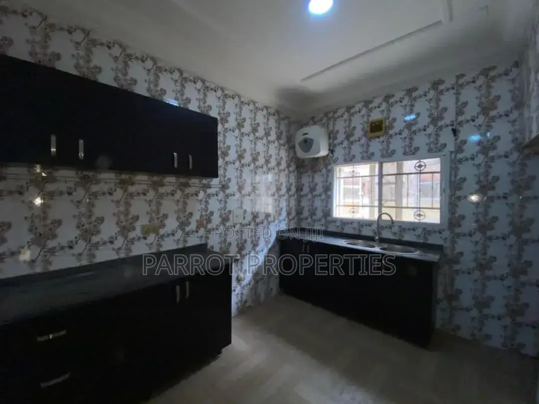 Furnished 2bdrm Block of Flats in Estate, Life Camp for rent in Life Camp