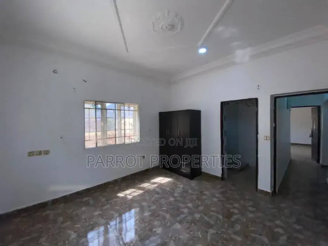 Furnished 2bdrm Block of Flats in Estate, Life Camp for rent in Life Camp