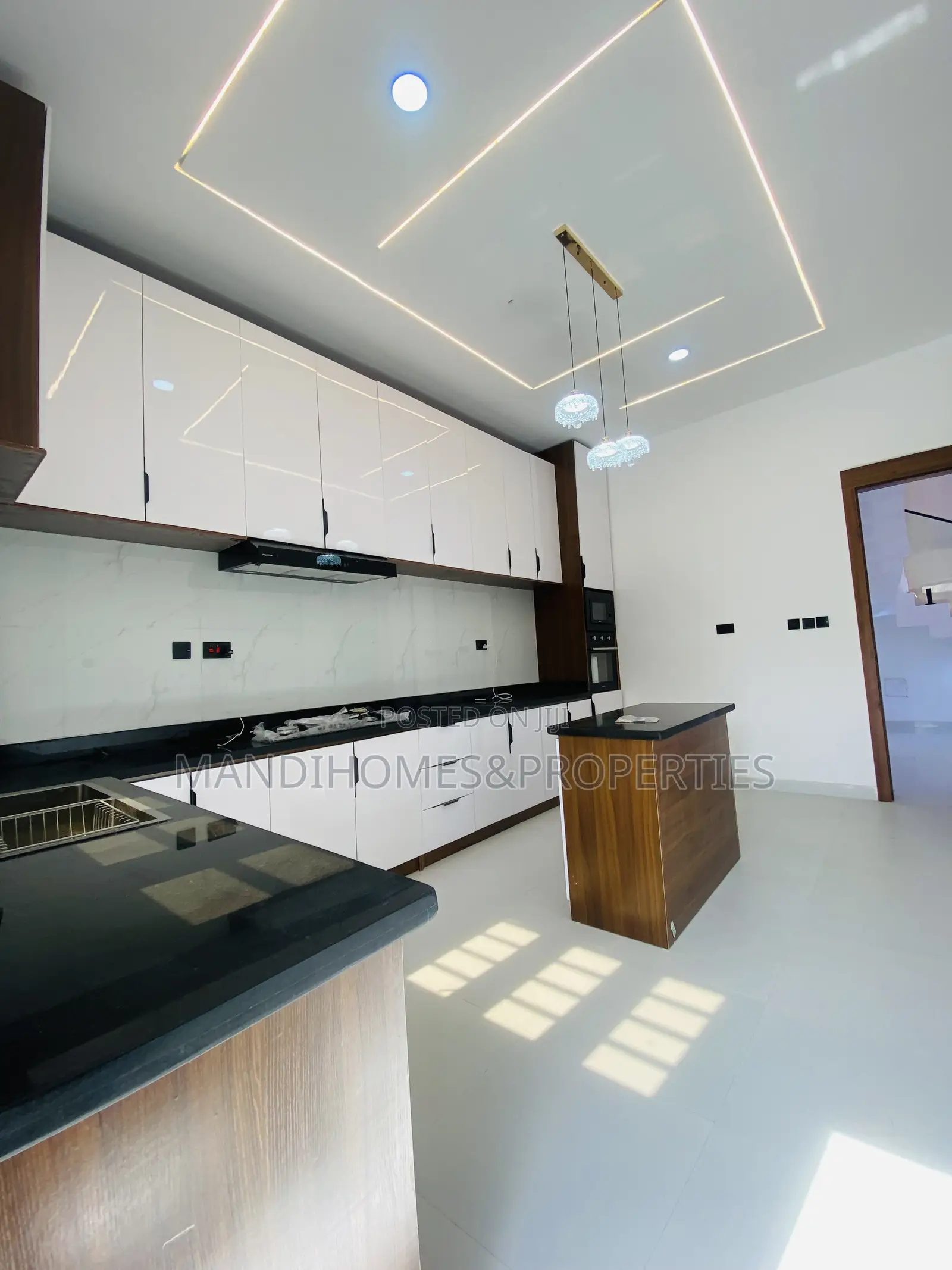 4bdrm Duplex in Sangotedo for sale in Sangotedo