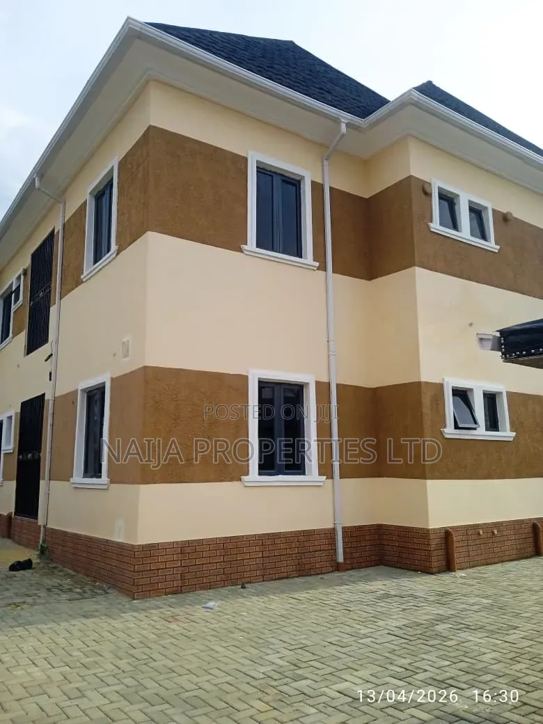 3bdrm Apartment in Parapo, Awoyaya for rent in Awoyaya