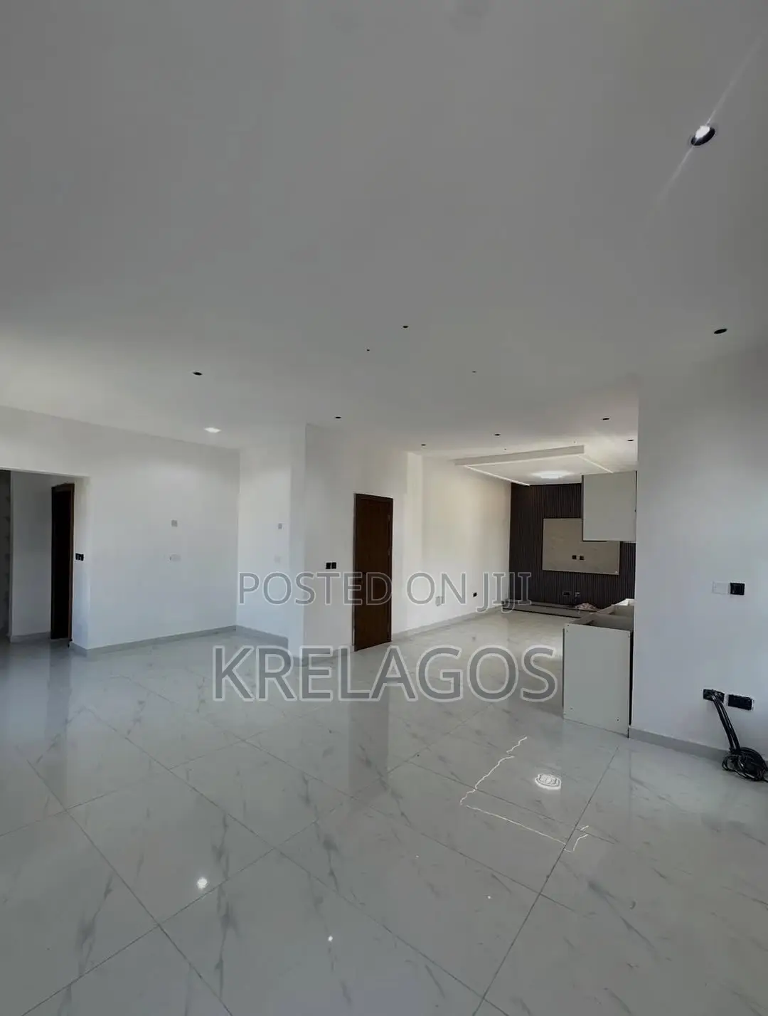 5bdrm Duplex in White Oak, Ologolo for rent in Ologolo
