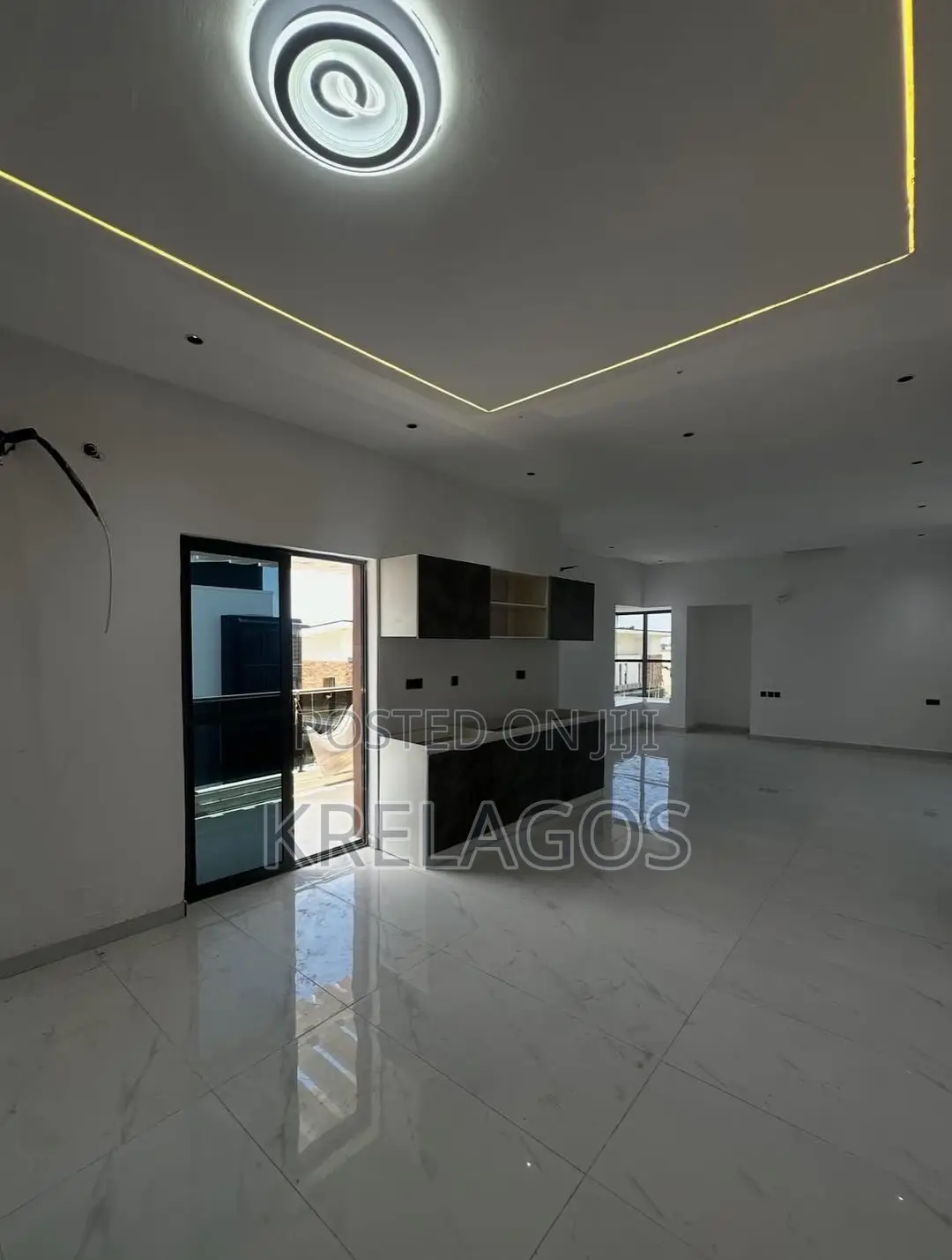 5bdrm Duplex in White Oak, Ologolo for rent in Ologolo