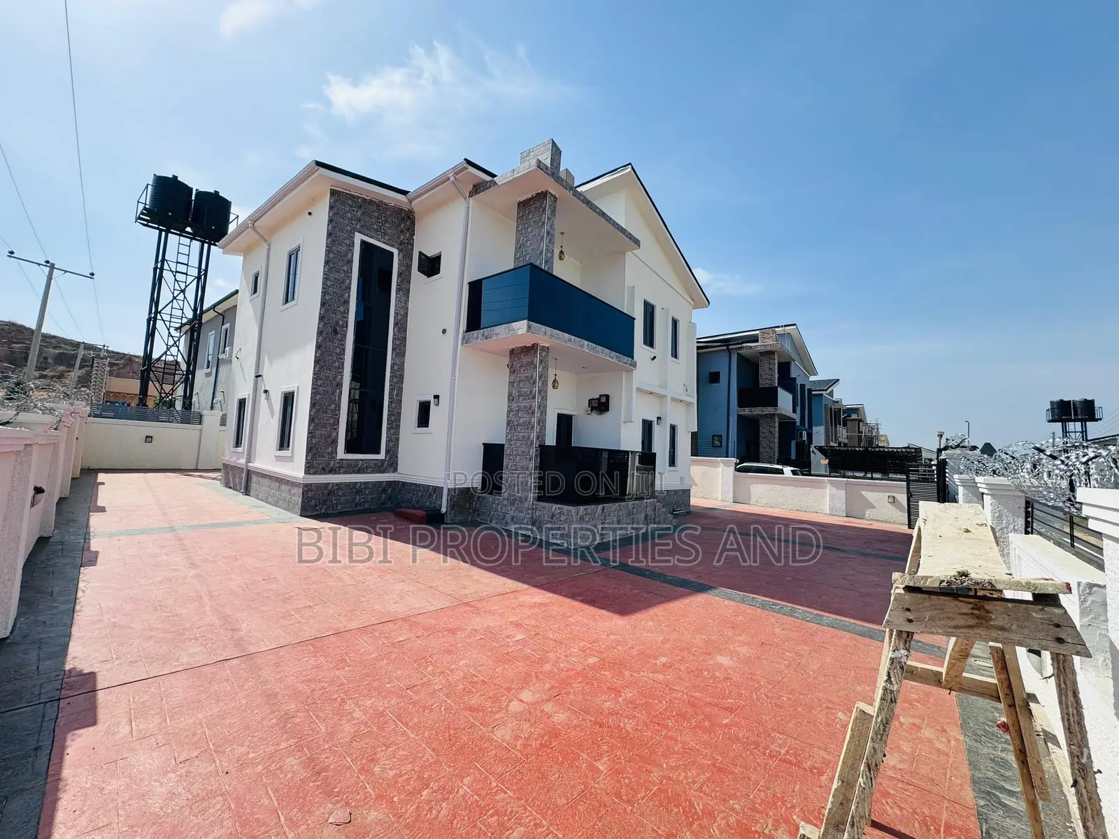 4bdrm Duplex in Lugbe District for sale in Lugbe District