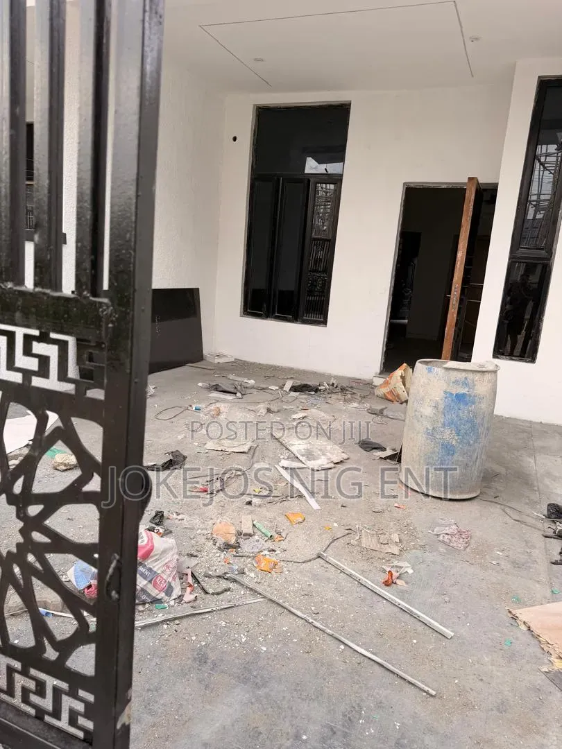 3bdrm Duplex in General Paint, Abraham Adesanya Estate for sale in Abraham Adesanya Estate