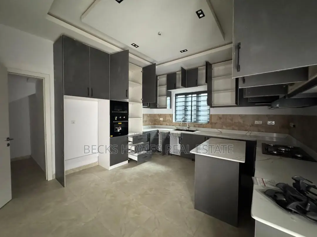 Furnished 4bdrm Duplex in Adeniyi Jones for sale in Adeniyi Jones