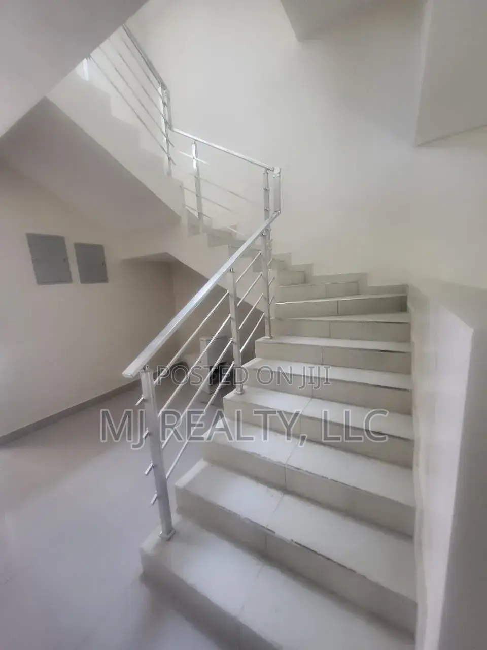 5bdrm Duplex in Parkview Estate for sale in Parkview Estate