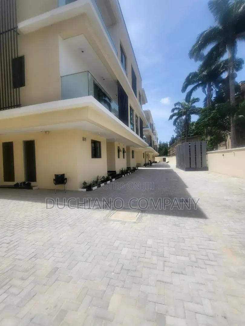 5bdrm Duplex in Parkview Estate for sale in Parkview Estate