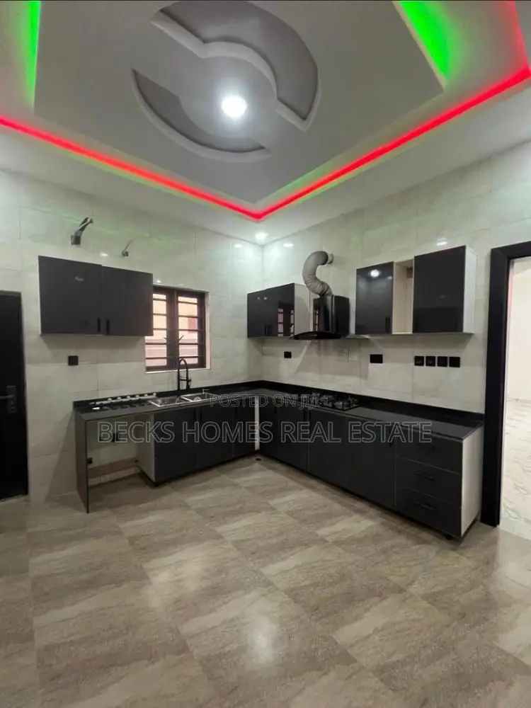 Furnished 4bdrm Duplex in GRA Phase 1 for sale in GRA Phase 1