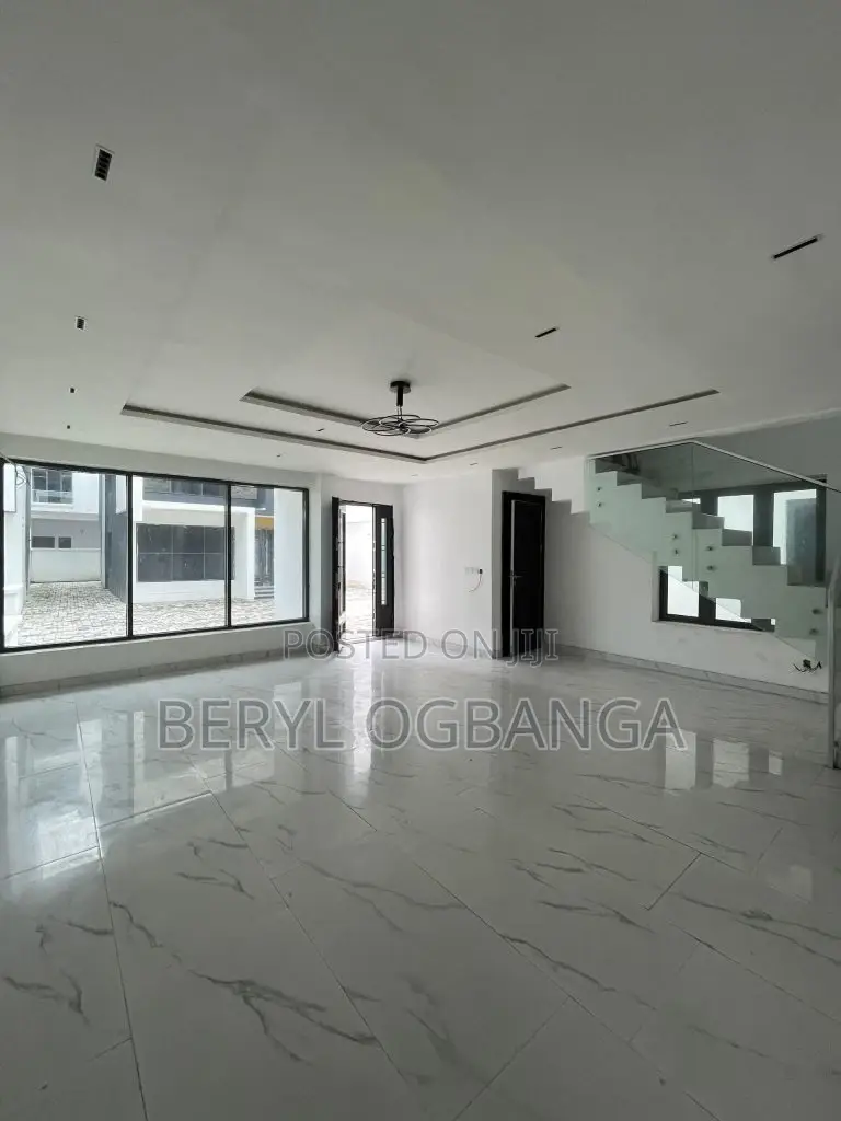 4bdrm Duplex in Chevron for sale in Chevron