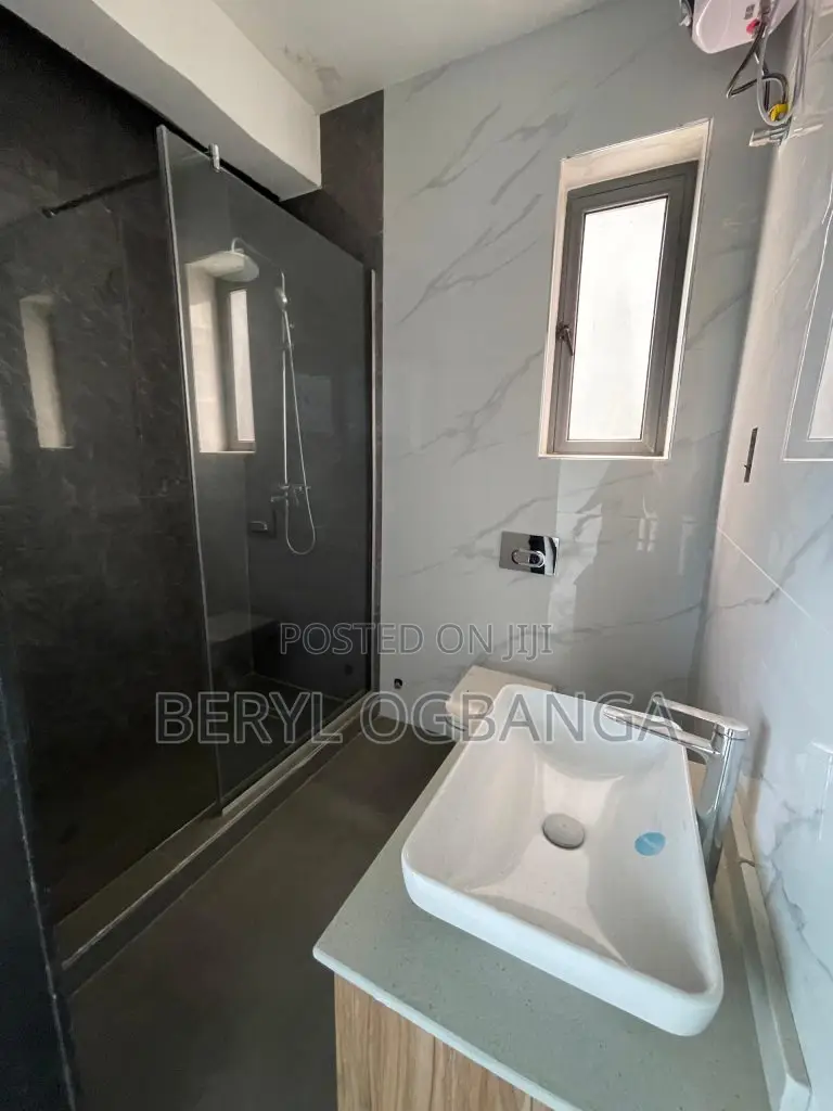 4bdrm Duplex in Chevron for sale in Chevron