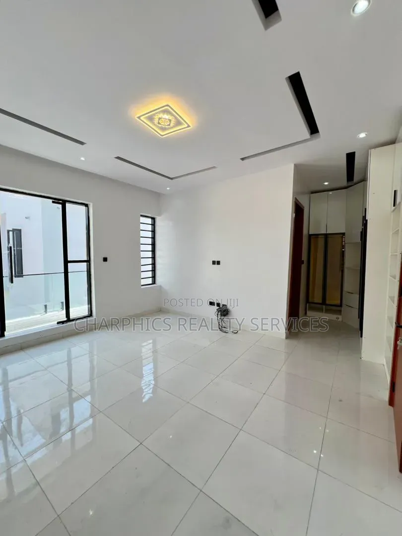 4bdrm Duplex in Off Lekki-Epe Expressway for sale in Off Lekki-Epe Expressway