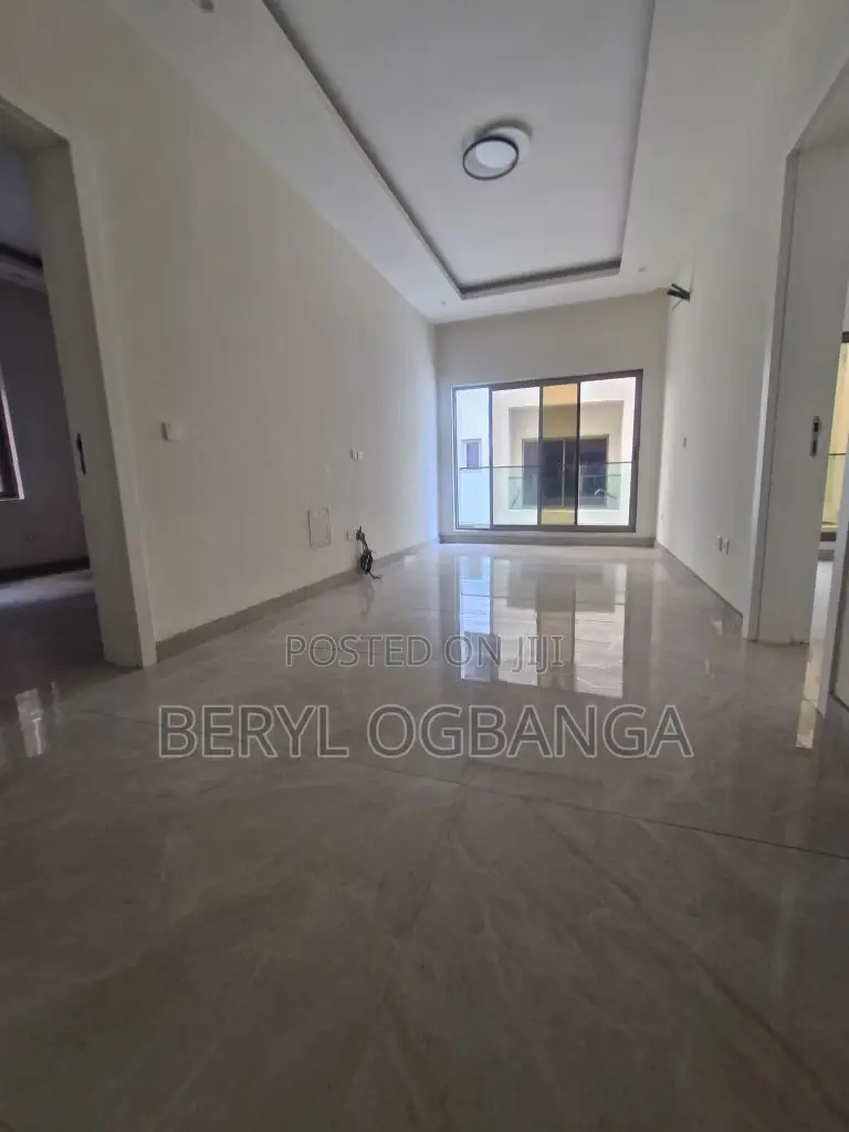 5bdrm Duplex in Banana Island for sale in Banana Island