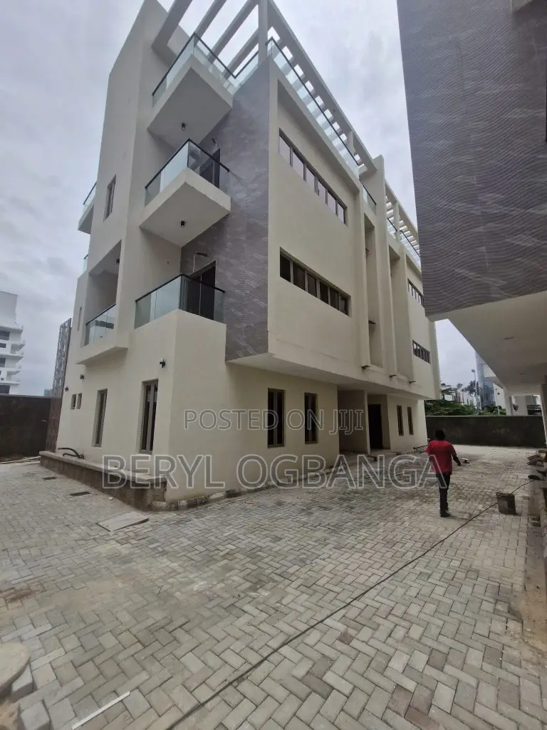 5bdrm Duplex in Banana Island for sale in Banana Island