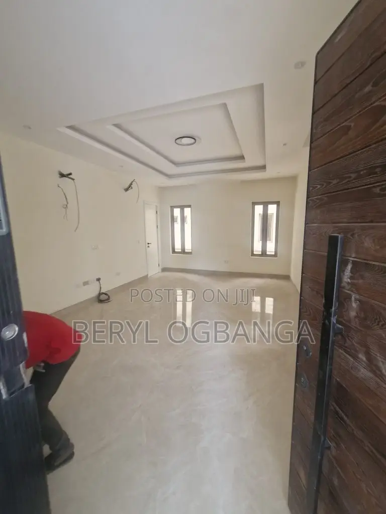 5bdrm Duplex in Banana Island for sale in Banana Island