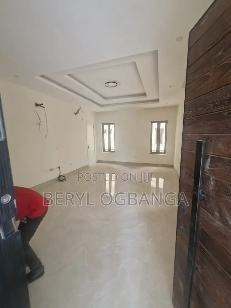 5bdrm Duplex in Banana Island for sale in Banana Island