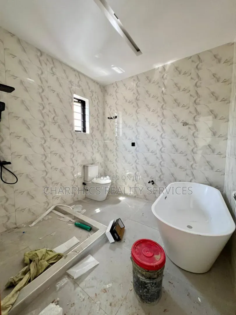 4bdrm Duplex in Off Lekki-Epe Expressway for sale in Off Lekki-Epe Expressway