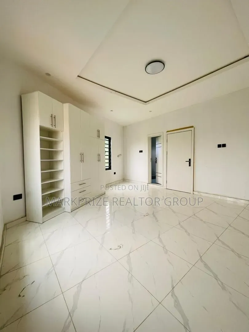 4bdrm Duplex in Omole Phase 1 Lagos for sale in Omole Phase 1