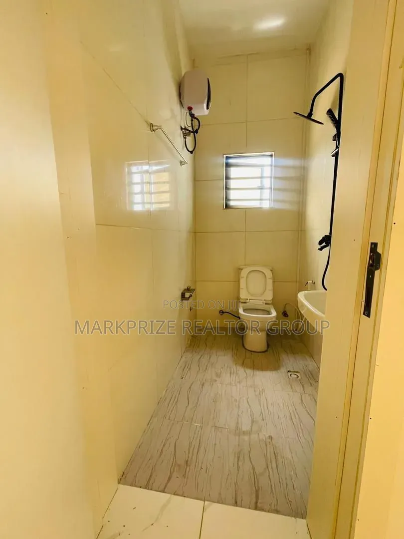 4bdrm Duplex in Omole Phase 1 Lagos for sale in Omole Phase 1