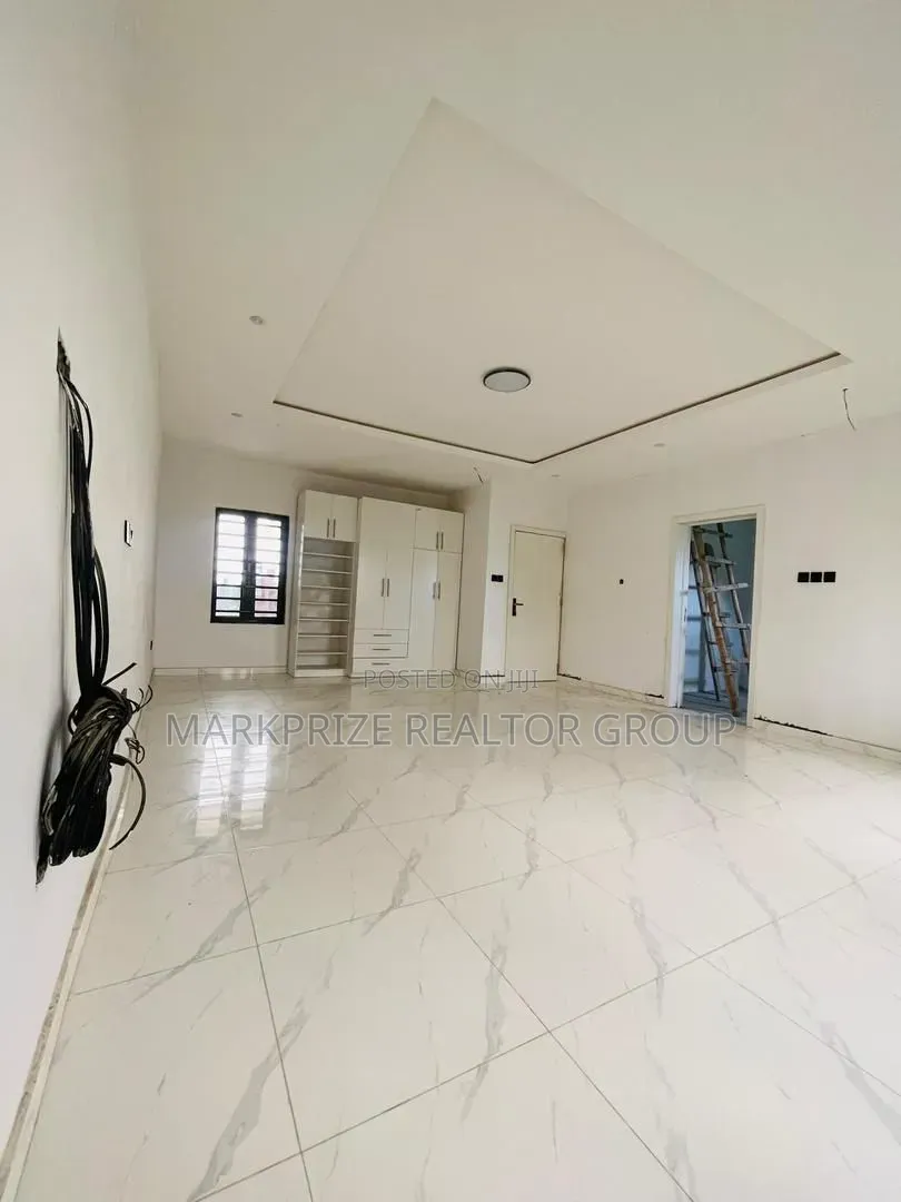 4bdrm Duplex in Omole Phase 1 Lagos for sale in Omole Phase 1