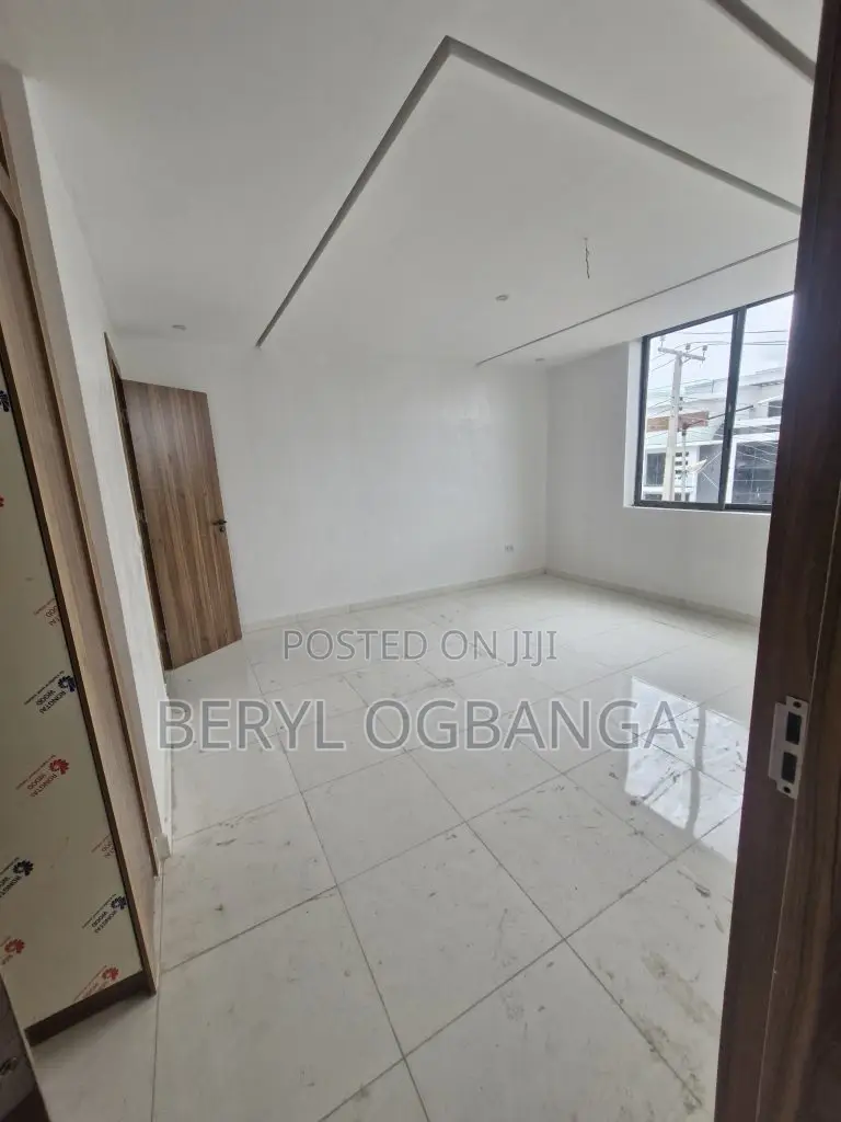 2bdrm Apartment in Banana Island for sale in Banana Island