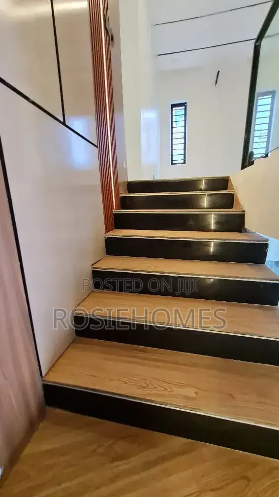 5bdrm Duplex in Light Estate, Sangotedo for sale in Sangotedo