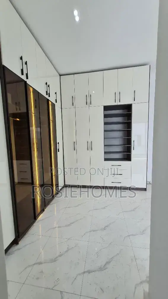 5bdrm Duplex in Light Estate, Sangotedo for sale in Sangotedo